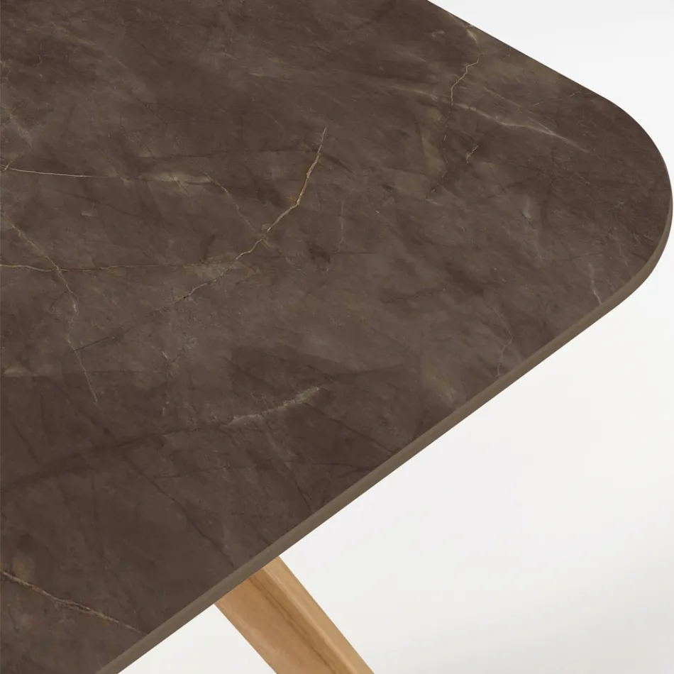 Mesa de exterior con base de madera y tapa de cerámica marrón Pulpis - Infinity Viadurini