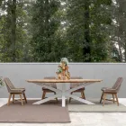 Mesa de jardín con tablero de teca y base de aluminio, Homemotion - Leotto Viadurini