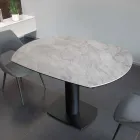 Mesa de Comedor Extensible en Cerámica y Base de Metal - Indira Viadurini