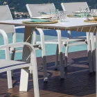Mesa de comedor exterior extensible de hasta 240 cm en aluminio - Levanto Viadurini