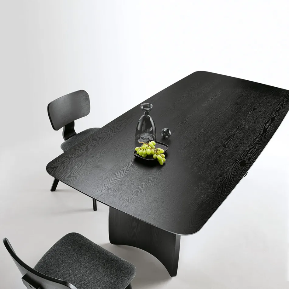 Mesa con efecto madera y patas curvas, disponible en dos tamaños y varios acabados - Argo Viadurini