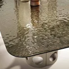 Mesa fija de 210x110 cm con tablero de cristal martillado, fabricada en Italia - Tano Viadurini
