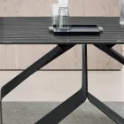 Mesa fija de 210x110 cm con tablero de cristal acanalado y base metálica - Adriano Viadurini