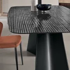 Mesa fija con base de metal y tablero de cristal acanalado, fabricada en Italia - Lumo Viadurini