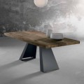 Mesa de diseño en madera maciza hecha en Italia Zerba