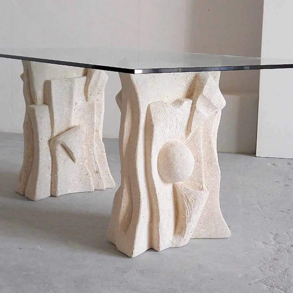 mesa de piedra con un diseño moderno de cristal de Príamo Viadurini