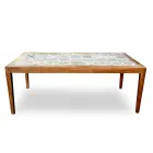 Mesa rectangular de madera de acacia y tapa de cerámica - Técnica Viadurini