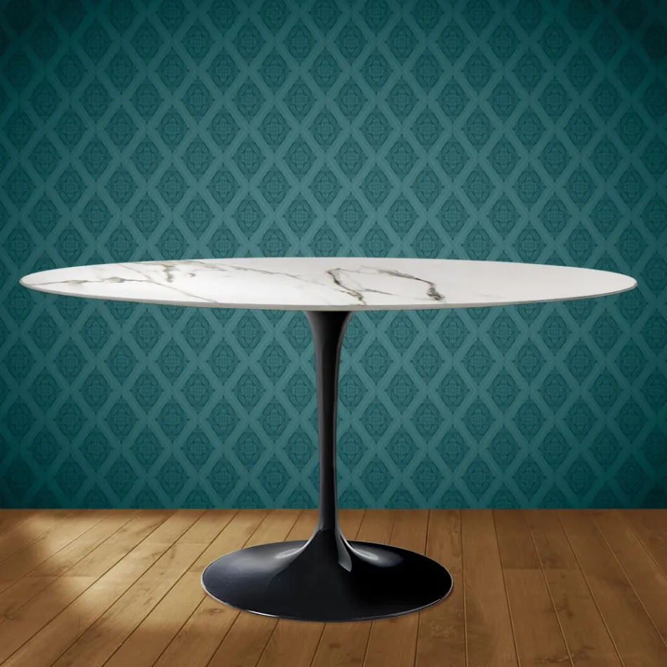 Mesa Tulipán de Eero Saarinen, ovalada, de 74 cm de altura, en cerámica Aura 22, fabricada en Italia - Escarlata Viadurini