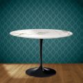 Mesa Tulip de Eero Saarinen, redonda, de 74 cm de altura, en cerámica Aura 22, fabricada en Italia - Escarlata