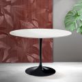 Mesa Tulipán Saarinen, 74 cm de altura, en cerámica Florim blanca mate - Escarlata