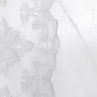 Cortina italiana de lino claro de lujo con organza y bordado blanco - Marinella Viadurini