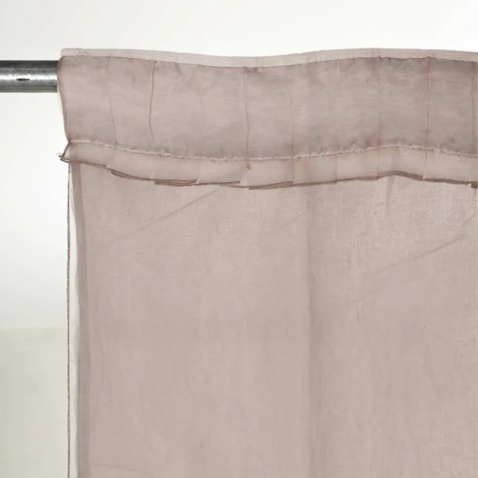 Cortina de lino claro con organza y bordado gótico en el Centro de Lujo - Marinella Viadurini