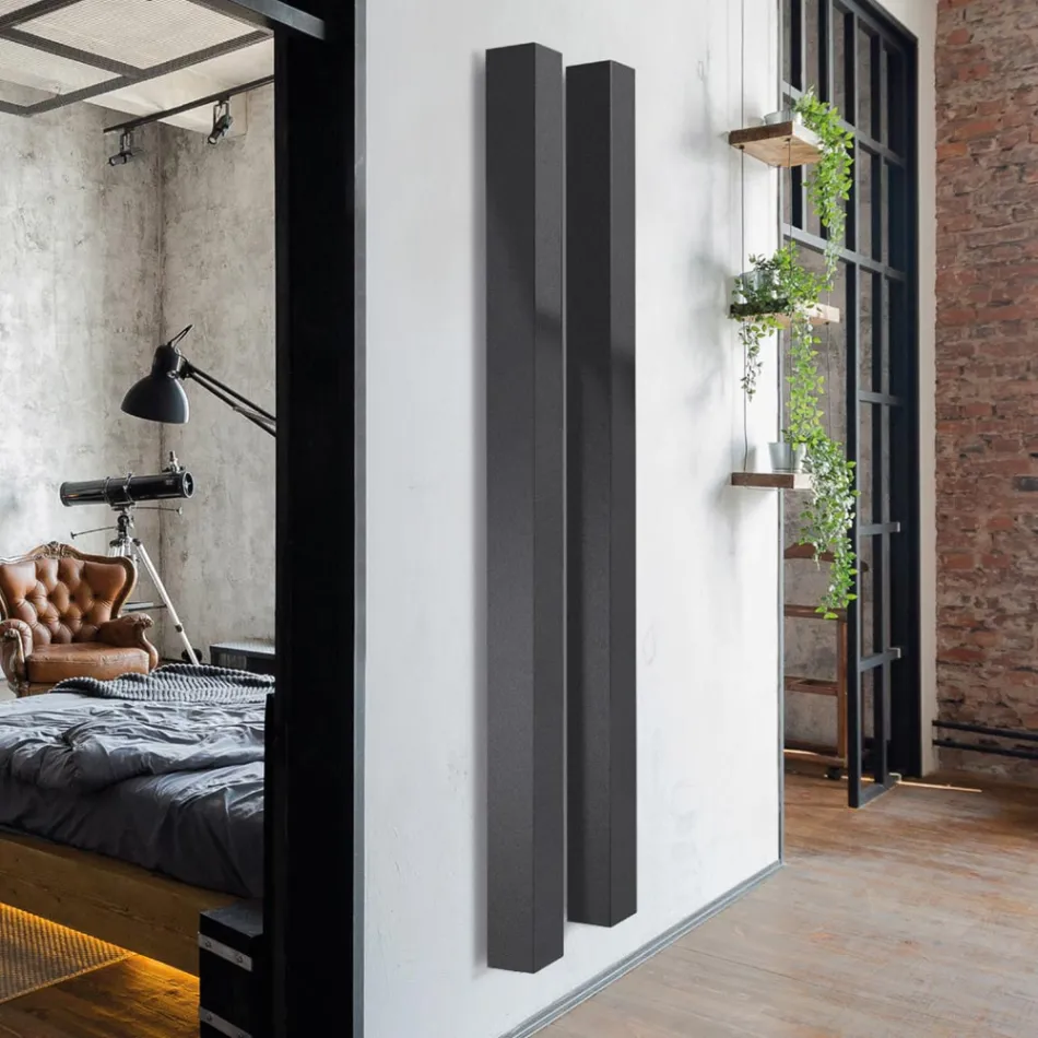 Radiador eléctrico de acero al carbono con dos acabados, fabricado en Italia - Ember Viadurini