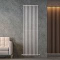 Radiador hidráulico con una serie de elementos verticales fabricado en Italia - Carbono