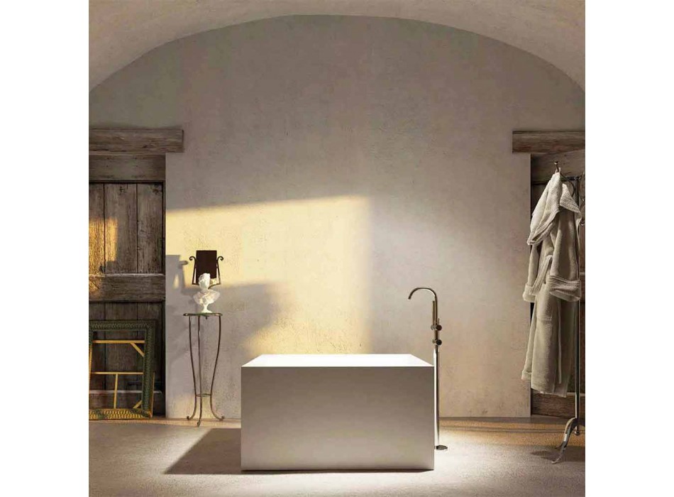 Bañera cuadrada independiente hecha en Italia por el diseño de Argentera Viadurini