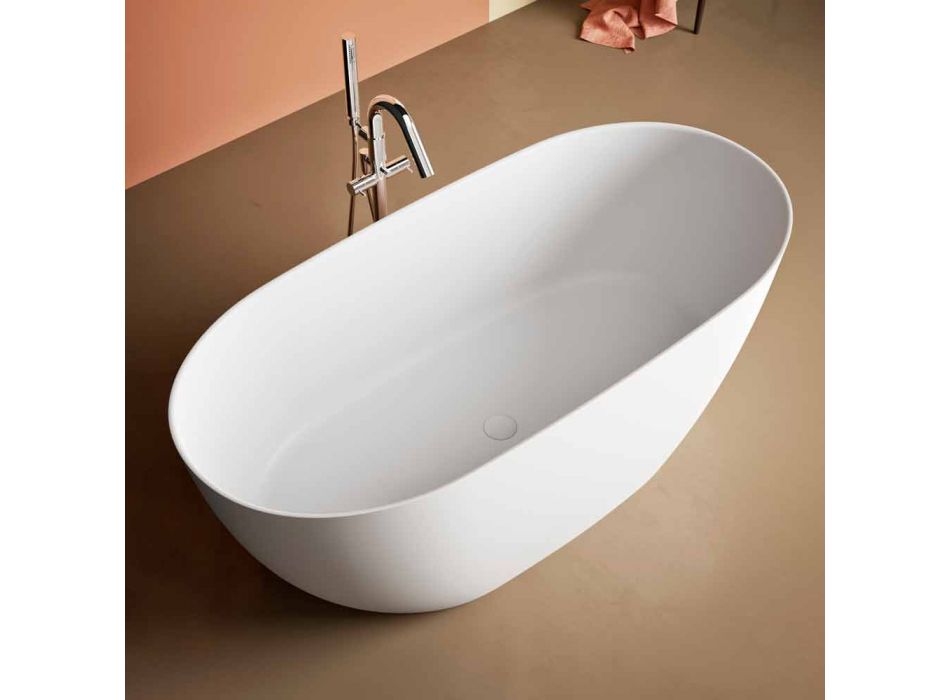 Bañera independiente, hecha en Italia, en superficie sólida - Flow