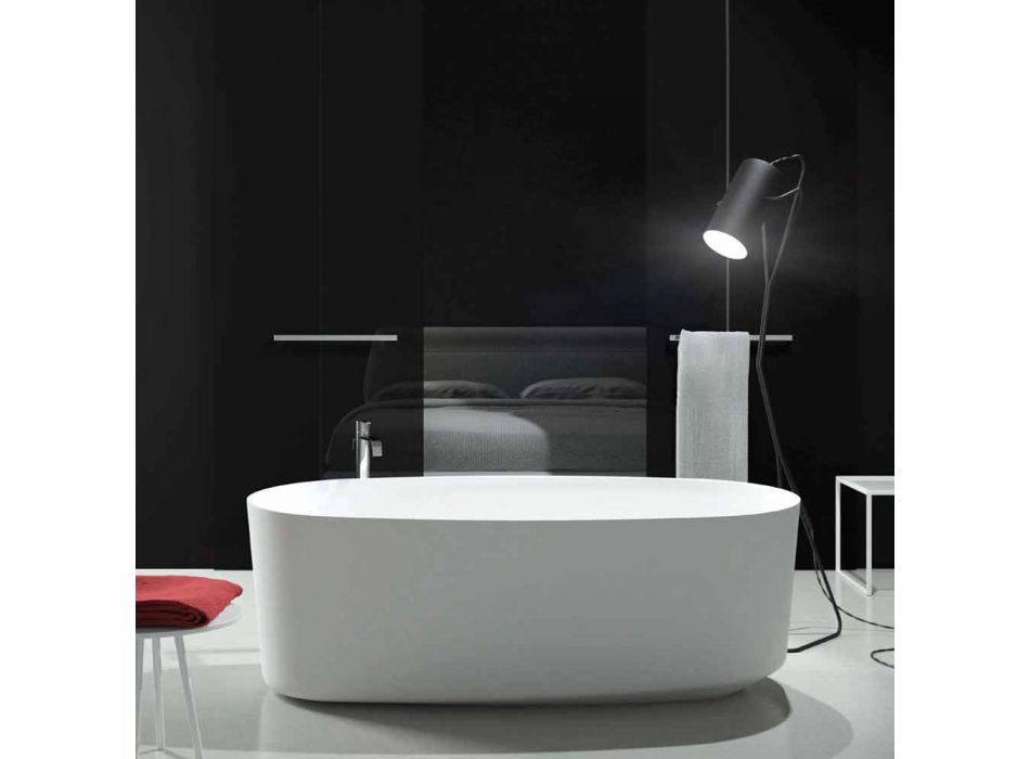 Bañera de diseño monobloque independiente producida en Italia, Dongo