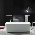 Bañera de diseño monobloque independiente producida en Italia, Dongo