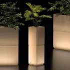 Lambo - Jarrón columna iluminado para exteriores de polietileno, fabricado en Italia. Viadurini