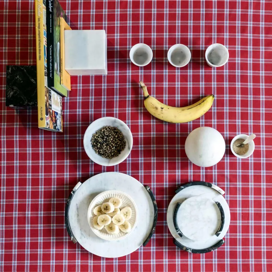Bandeja redonda moderna en mármol blanco de Carrara hecho en Italia - Chet Viadurini
